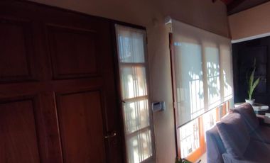 AMBROSETTI AL 200 BIS - VENTA DE CASA 2 DORMITORIOS   2 COCHERAS   PATIO EN FISHERTON