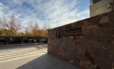 Departamento Condominio tres ambientes a la venta en Haras del sur II