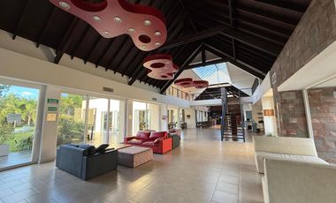 Departamento Condominio tres ambientes a la venta en Haras del sur II