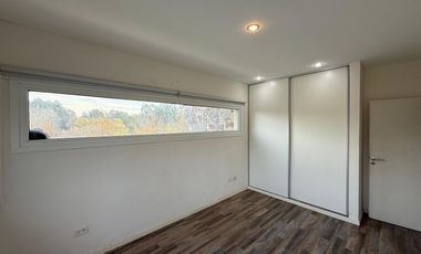 Departamento Condominio tres ambientes a la venta en Haras del sur II