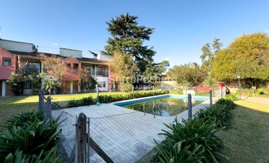 Venta departamento estilo dúplex de 4 ambientes con cochera en Ituzaingo.