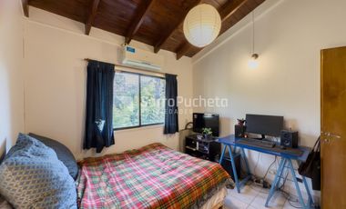 Venta departamento estilo dúplex de 4 ambientes con cochera en Ituzaingo.