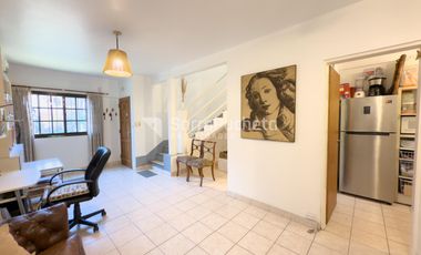 Venta departamento estilo dúplex de 4 ambientes con cochera en Ituzaingo.