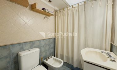 Venta departamento estilo dúplex de 4 ambientes con cochera en Ituzaingo.