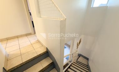 Venta departamento estilo dúplex de 4 ambientes con cochera en Ituzaingo.