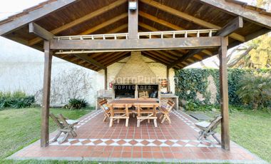 Venta departamento estilo dúplex de 4 ambientes con cochera en Ituzaingo.