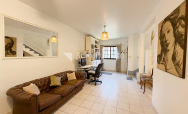 Venta departamento estilo dúplex de 4 ambientes con cochera en Ituzaingo.