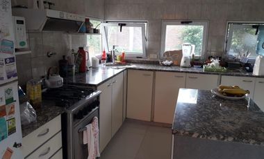 CASA MINIMALISTA EN 2  PLANTAS  VENADO II