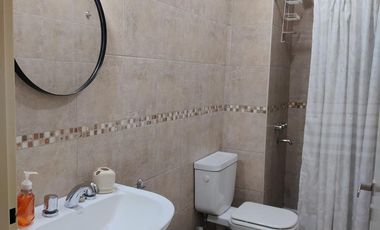 Amplio departamento monoambiente u oficina con balcón terraza en San Martín al 1000, zona Centro