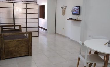 Amplio departamento monoambiente u oficina con balcón terraza en San Martín al 1000, zona Centro