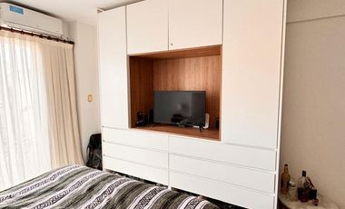 Amplio departamento monoambiente u oficina con balcón terraza en San Martín al 1000, zona Centro