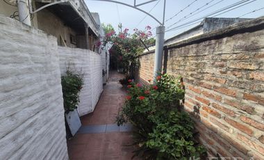 Venta ph 2 ambientes con patio en Sarandí