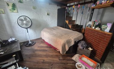 Venta ph 2 ambientes con patio en Sarandí