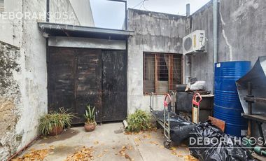 Venta Galpón Depósito en  Munro - Lote 260 m2