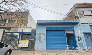 Venta Galpón Depósito en  Munro - Lote 260 m2