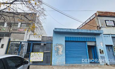 Venta Galpón Depósito en  Munro - Lote 260 m2