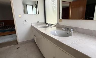 CASA EN VENTA EN LOMAS DE TECAMACHALCO