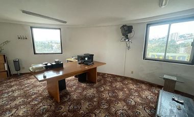 Renta de Oficina en Heliplaza con  inmejorable ubicación con uso de suelo