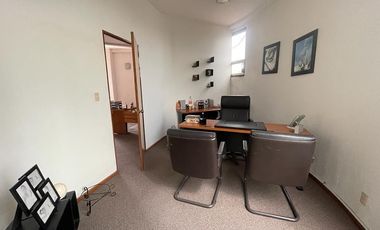 Renta de Oficina en Heliplaza con  inmejorable ubicación con uso de suelo