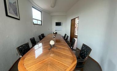 Renta de Oficina en Heliplaza con  inmejorable ubicación con uso de suelo