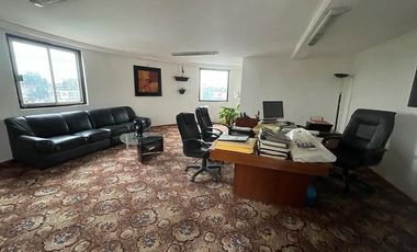 Renta de Oficina en Heliplaza con  inmejorable ubicación con uso de suelo