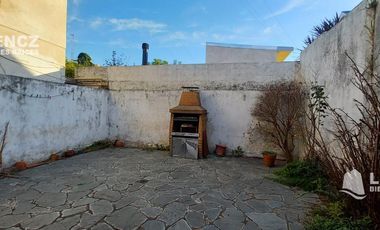 Hermosa Casa 3 Amb con patio amplio, terraza balcon y garaje - Quilmes Centro