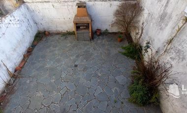 Hermosa Casa 3 Amb con patio amplio, terraza balcon y garaje - Quilmes Centro