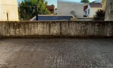 Hermosa Casa 3 Amb con patio amplio, terraza balcon y garaje - Quilmes Centro