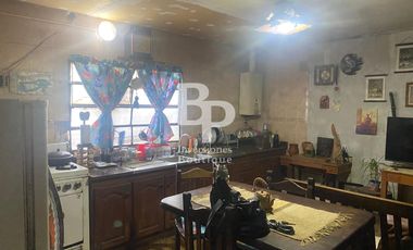 CASA + GALPON + DPTO - San Jose al 2100