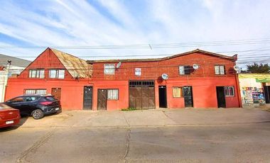 Casa en venta c/ estacionamiento en Cerro Navia