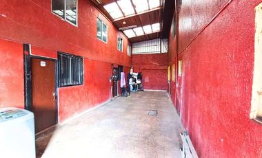 Casa en venta c/ estacionamiento en Cerro Navia