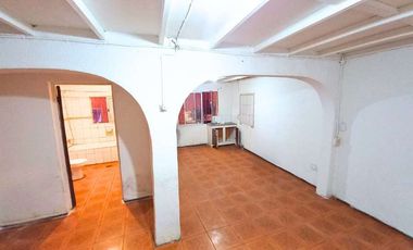 Casa en venta c/ estacionamiento en Cerro Navia