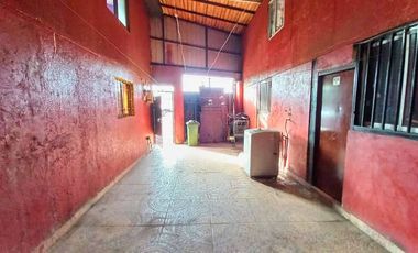 Casa en venta c/ estacionamiento en Cerro Navia