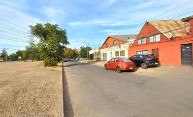 Casa en venta c/ estacionamiento en Cerro Navia