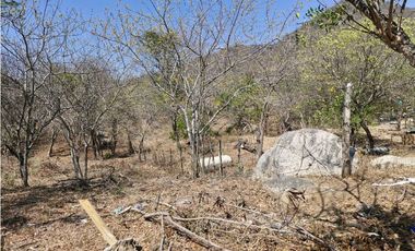 Se vende lote en Santa Marta via alterna zona industrial