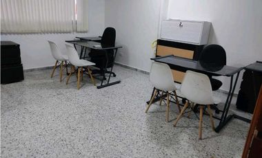 Se arrienda oficina en el barrio el prado