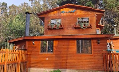 Casa en Arriendo en Isla Negra, Av central