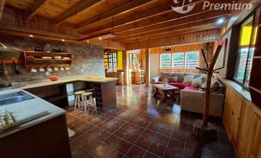 Casa en Arriendo en Isla Negra, Av central