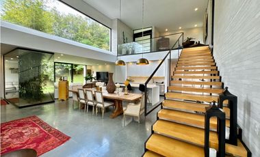 Casa espectacular en parcelación - La Calera - El Poblado