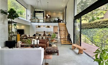 Casa espectacular en parcelación - La Calera - El Poblado