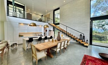 Casa espectacular en parcelación - La Calera - El Poblado