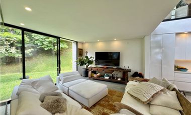 Casa espectacular en parcelación - La Calera - El Poblado