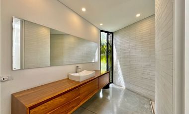 Casa espectacular en parcelación - La Calera - El Poblado