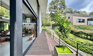 Casa espectacular en parcelación - La Calera - El Poblado