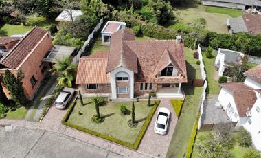 Casa en urbanización cerrada - El Retiro