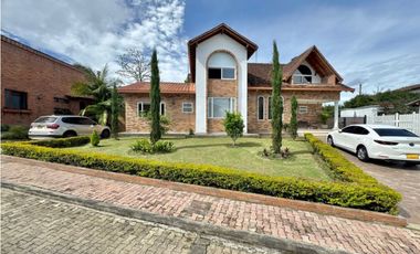 Casa en urbanización cerrada - El Retiro