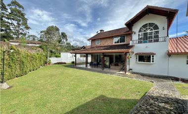 Casa en urbanización cerrada - El Retiro