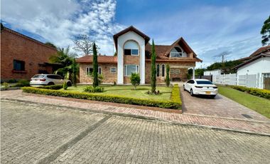 Casa en urbanización cerrada - El Retiro