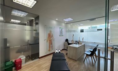 Oficina 82 m2 en San Fernando Plaza - El Poblado Medellín