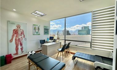 Oficina 82 m2 en San Fernando Plaza - El Poblado Medellín
